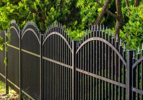 ogrodzenie z metalu