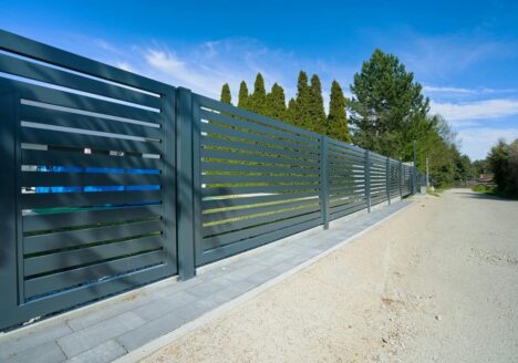 aluminiowe ogrodzenie posesji