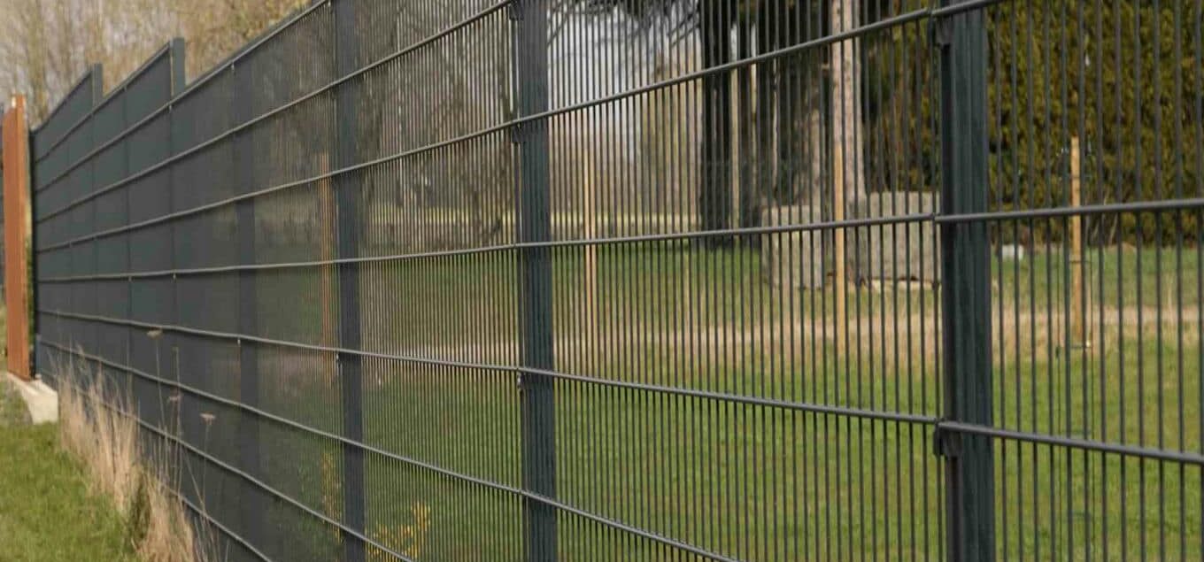 metalowe ogrodzenie panelowe